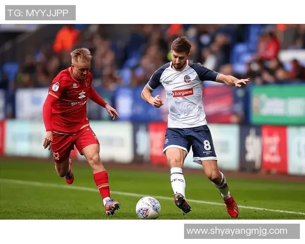 兹沃勒与埃因霍温的精彩对决结果揭晓，赛季走势分析与球员表现点评