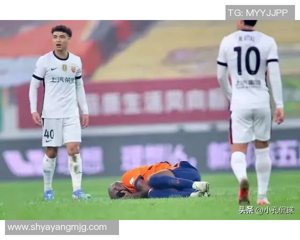 广州恒大主场迎战青岛海牛全力争胜展现球队实力与斗志 广州恒大主场迎战青岛海牛全力争胜展现球队实力与斗志